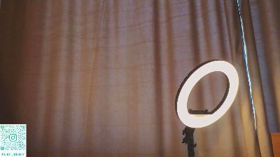WhiteBerrry live cam on Cam4