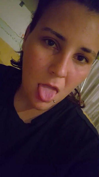 Whitepussysabry live cam on Cam4
