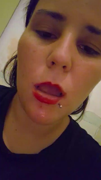 Whitepussysabry live cam on Cam4