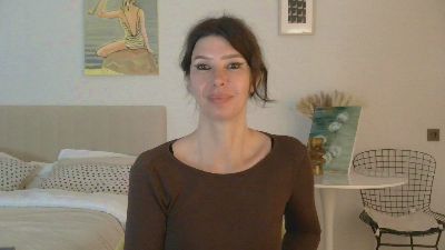 Whitequeen88 live cam on Cam4