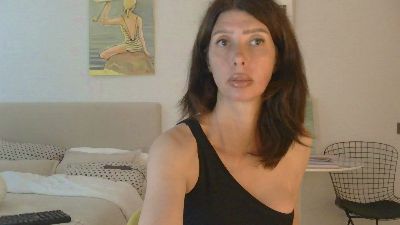 Whitequeen88 live cam on Cam4