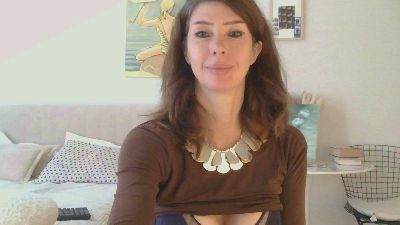 Whitequeen88 live cam on Cam4