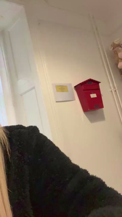 Whiteyyy1 live female webcam from United Kingdom