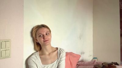 WhitneyKuch live cam on Cam4