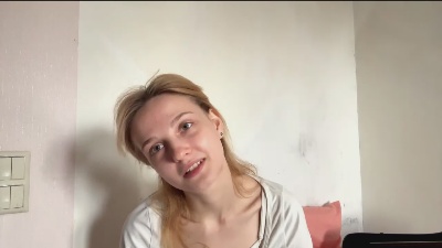 WhitneyKuch live cam on Cam4