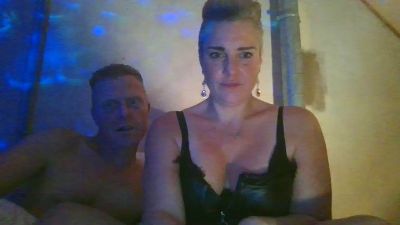 WijGezelligStel live cam on Cam4