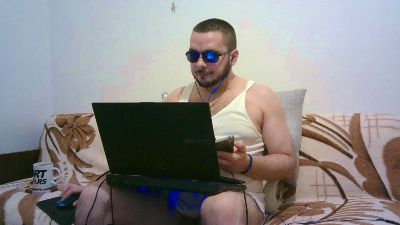WildBoar_69 live cam on Cam4