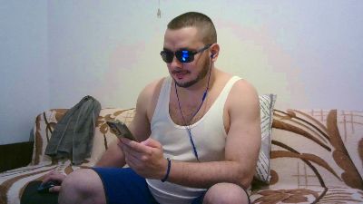 WildBoar_69 live cam on Cam4