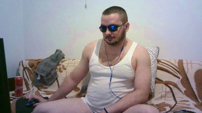 WildBoar_69 live cam on Cam4