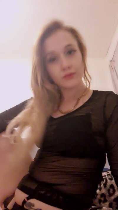 Wildkitten live cam on Cam4