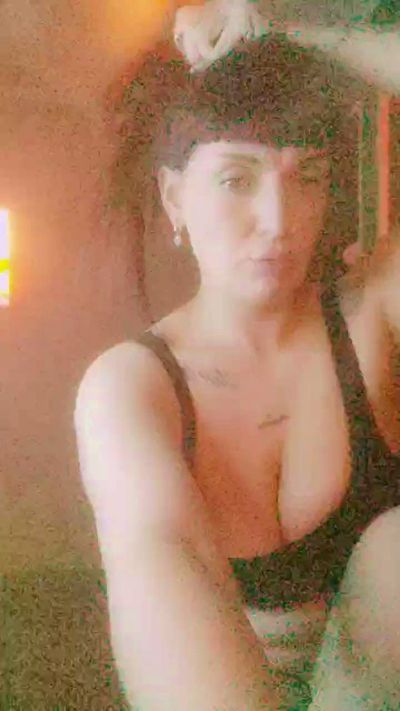 Wildrousse live cam on Cam4