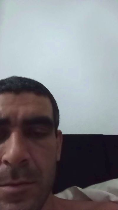 Wilgtsantos live cam on Cam4