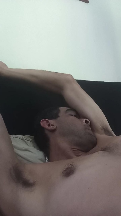 Wilgtsantos live cam on Cam4