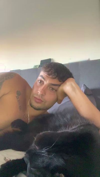 Will38001 live cam on Cam4