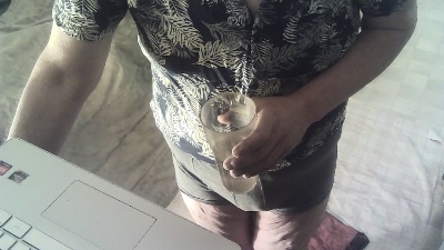 WillinglyWet live cam on Cam4