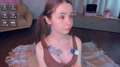 Windy_Swallow live cam on Cam4