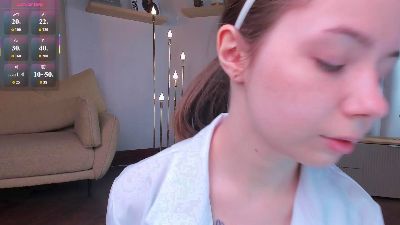 Windy_Swallow live cam on Cam4
