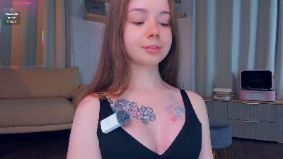 Windy_Swallow live cam on Cam4