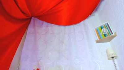 Wini_fer live cam on Cam4