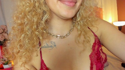 Wini_fer live cam on Cam4