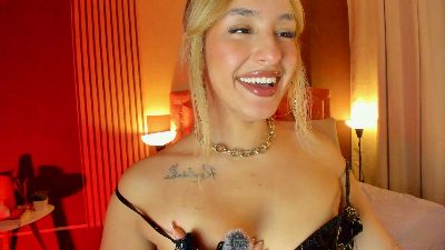 Wini_fer live cam on Cam4