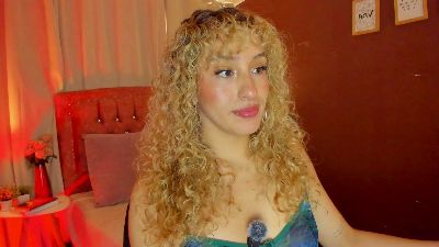 Wini_fer live cam on Cam4