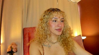 Wini_fer live cam on Cam4