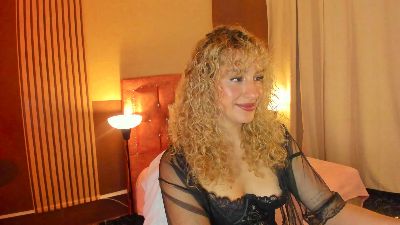 Wini_fer live cam on Cam4