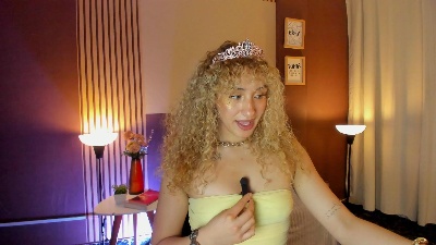 Wini_fer live cam on Cam4