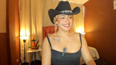 Wini_fer live cam on Cam4