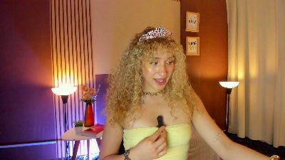 Wini_fer live cam on Cam4