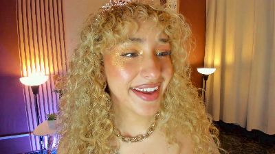 Wini_fer live cam on Cam4