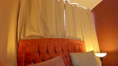 Wini_fer live cam on Cam4