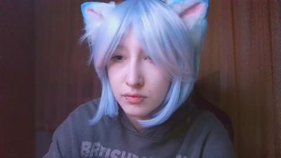 WinterBessone live performer webcam from United States