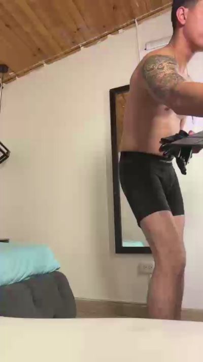 Wolffemir live cam on Cam4