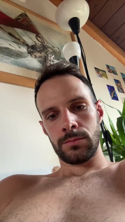 XBEAR001 live cam on Cam4