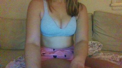 XHoneyBlossomX live cam on Cam4