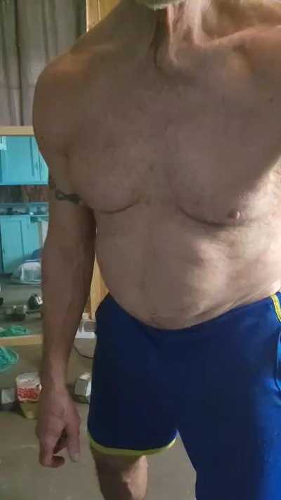 XHornyFTLaudGuy live cam on Cam4