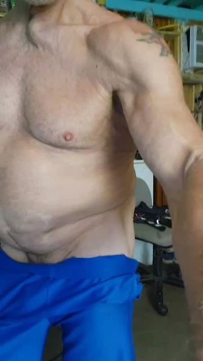 XHornyFTLaudGuy live cam on Cam4