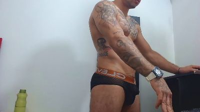 Xanderrt live cam on Cam4