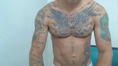 Xanderrt live cam on Cam4