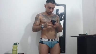 Xanderrt live cam on Cam4