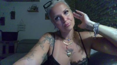Xena6A9_90 live cam on Cam4