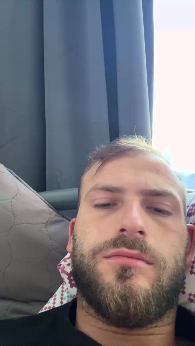 Xhebrail live cam on Cam4