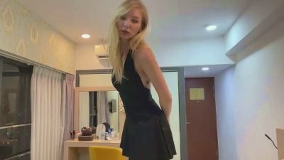 XochitlBrydon live cam on Cam4