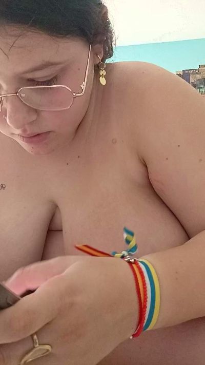 Xroxy237 live cam on Cam4