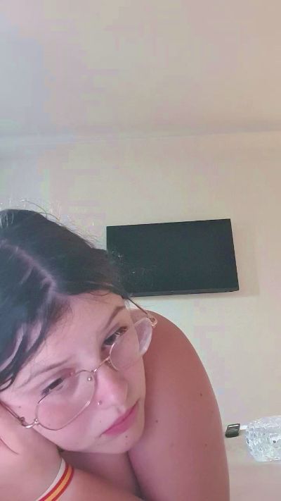 Xroxy237 live cam on Cam4