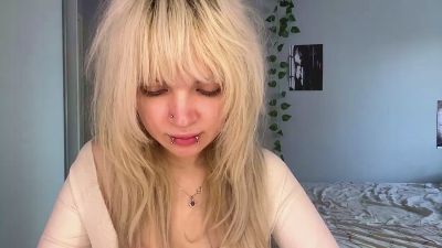 XuanCarby live cam on Cam4