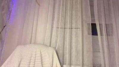 XuanLoyal live cam on Cam4