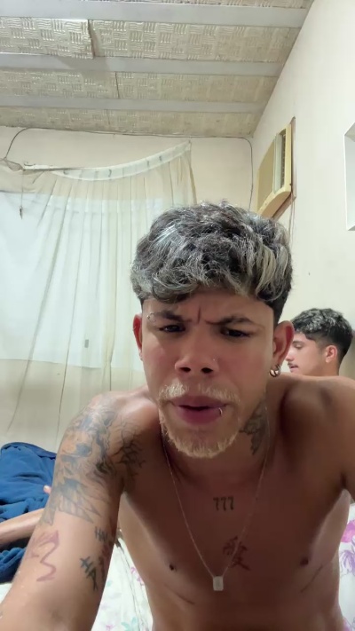 Xxx_uchiha live cam on Cam4